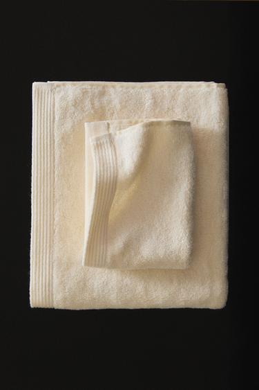 SILK BLEND BATH TOWEL (600 GXM²) - Ivory by Zara