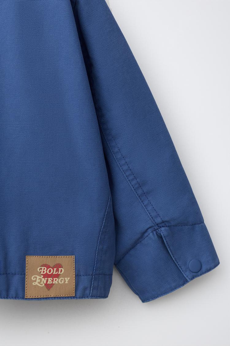 Chaqueta con cuello contrastante 6