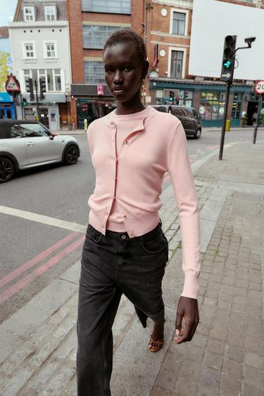 CHAQUETA PUNTO LISO BOTONES FLOR - Rosa medio de Zara