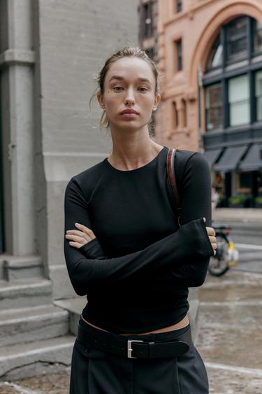 T-SHIRT BASIQUE EN COTON - Noir de Zara