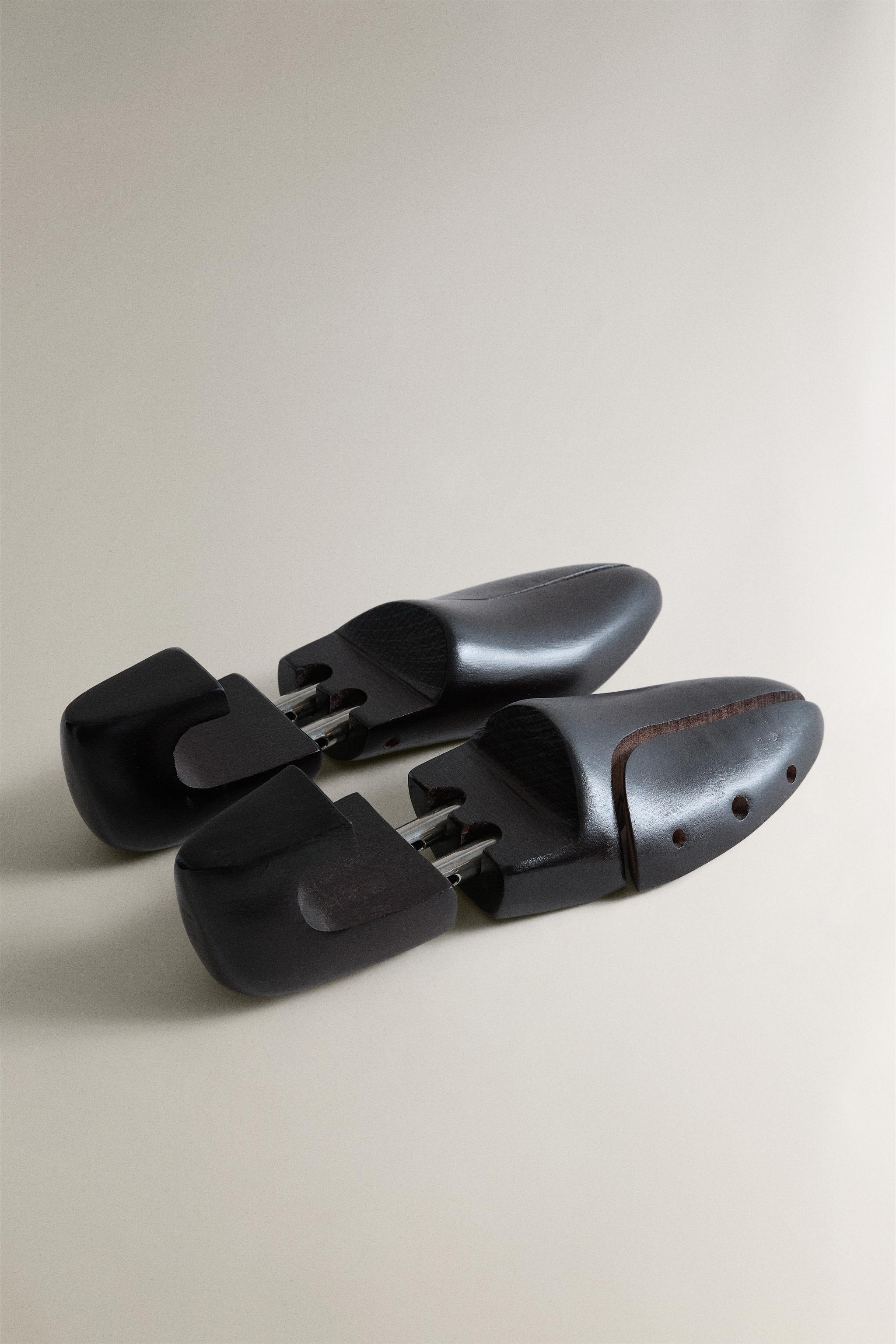 WOODEN SHOE TREE — Brown