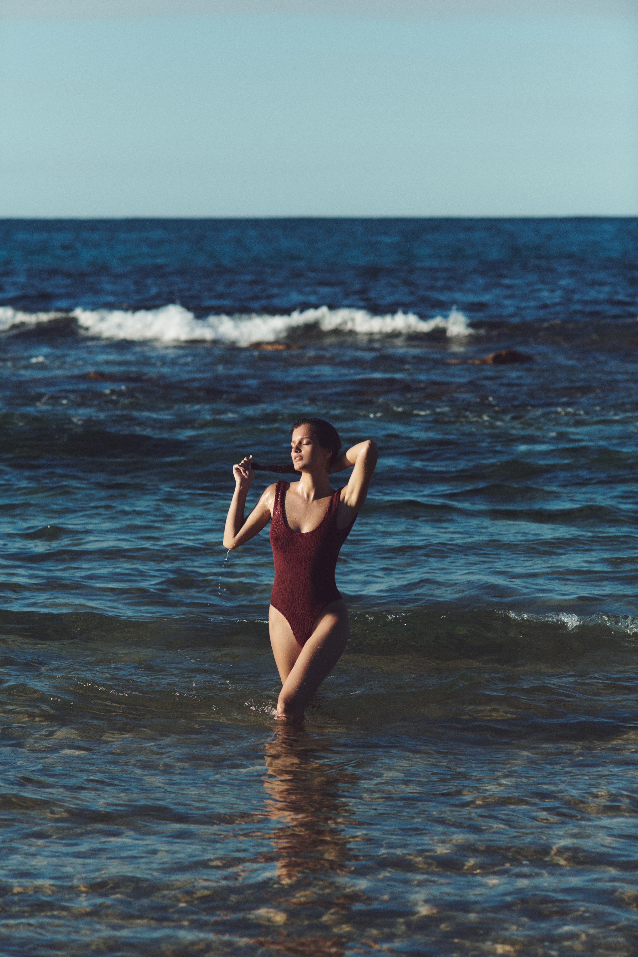 TEXTURED SWIMSUIT