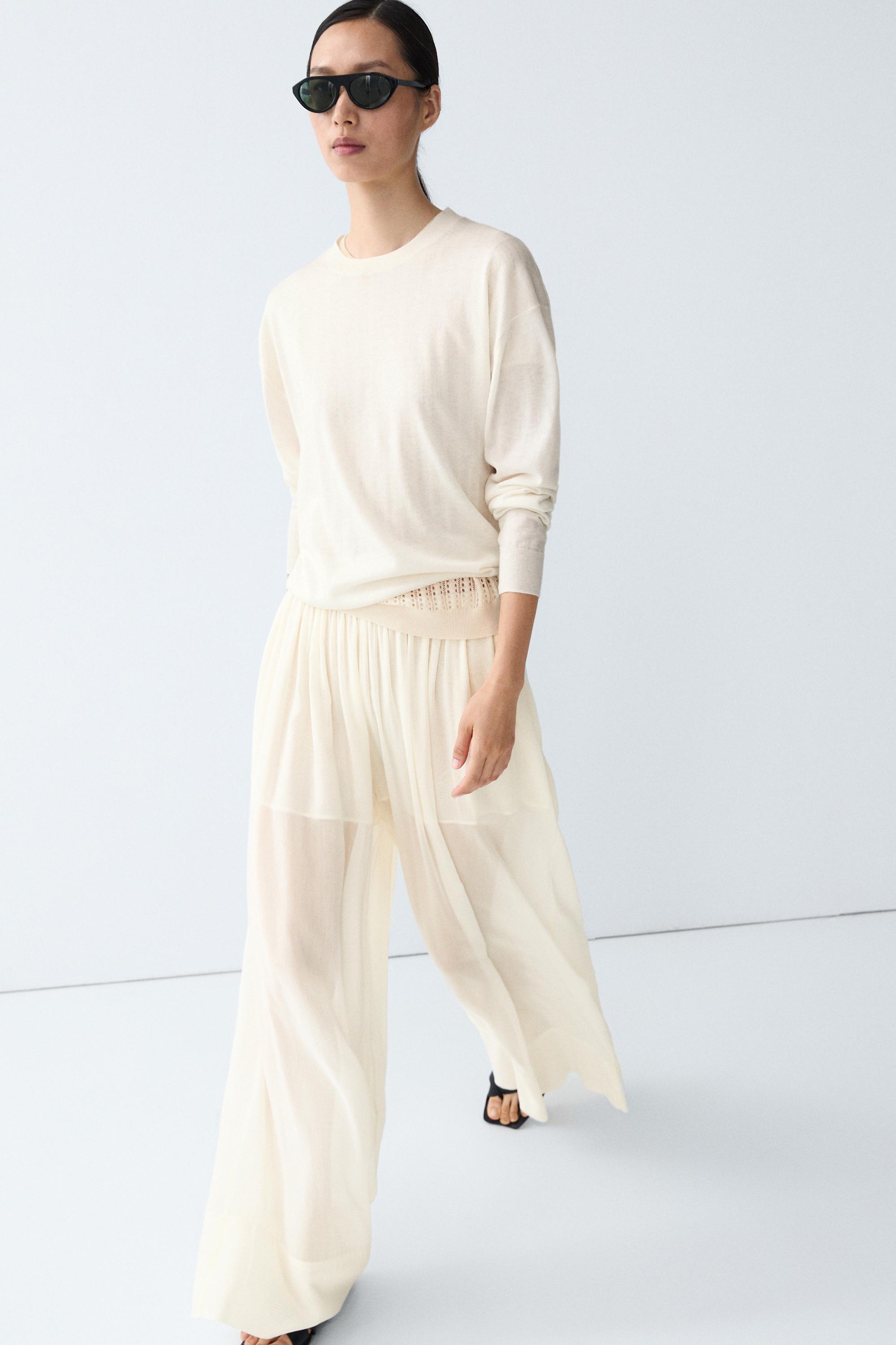 Fine knit round neck sweater — Ecru