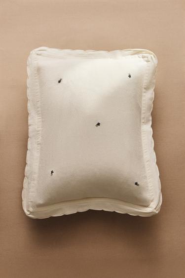 KIDS’ FLORAL PRINT CUSHION COVER - Oyster-white by Zara