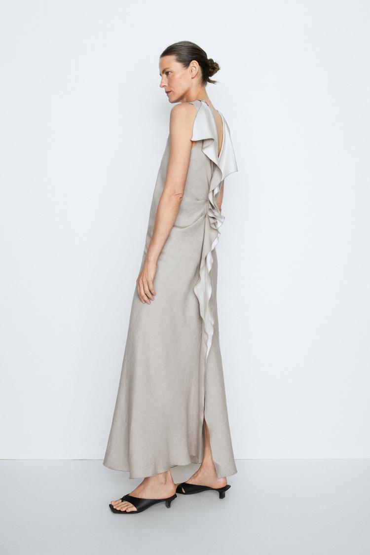 grey zara dress Dress with jewel collar @zara @fashion.factorr , 5063/251/802, ,  ,  #stylist#outfitsby_tsikulia#tenerife#aesthetic#inspo#inspolook#dailyinspo#inspiration#lookoftheday#zaraoutfits#ootd