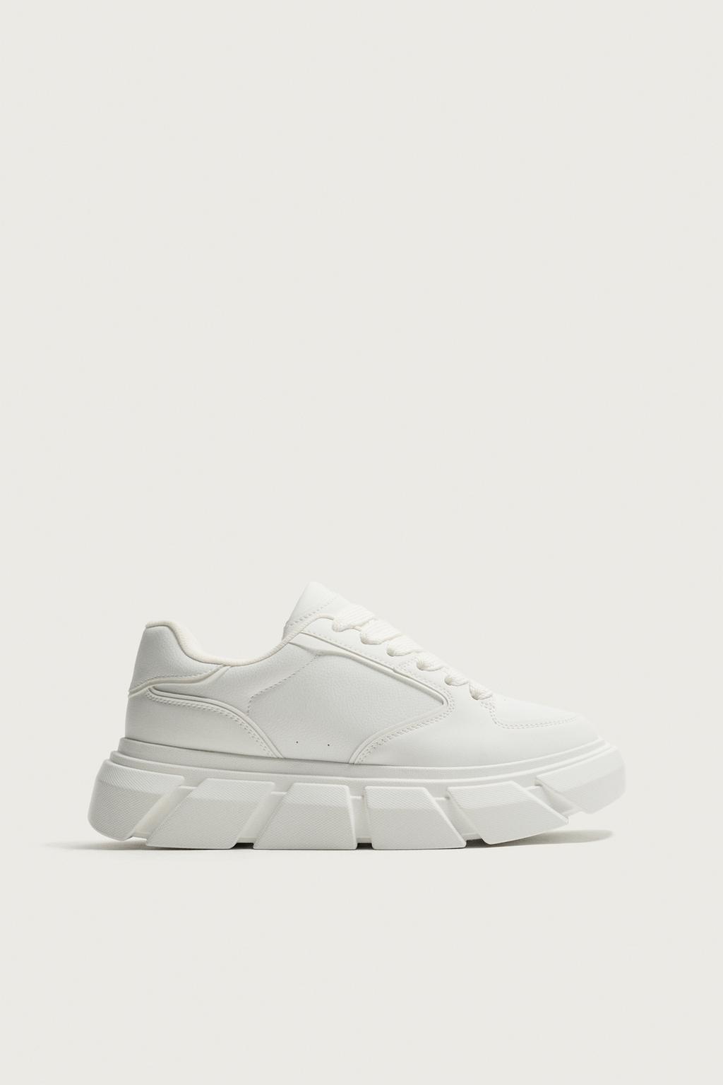 CHUNKY SOLE SNEAKERS
