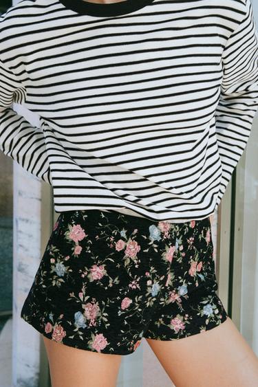 FLORAL JACQUARD MINI SHORTS - Black by Zara