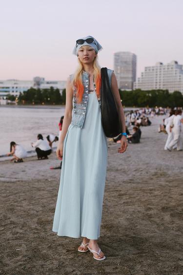 フルイドロング丈ワンピースブルーZaraのフルイドロング丈ワンピース - ブルー 