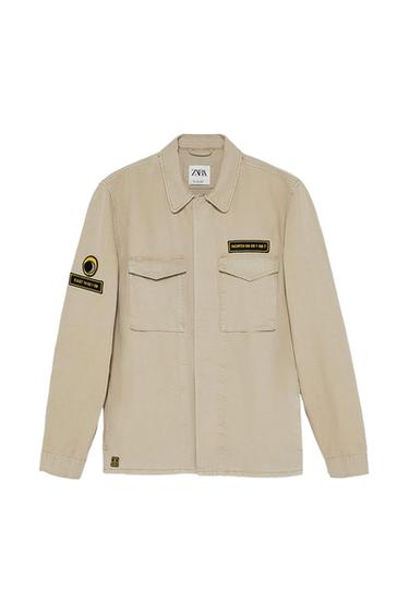 SOBRECAMISA CON MOTIVO PARCHES
