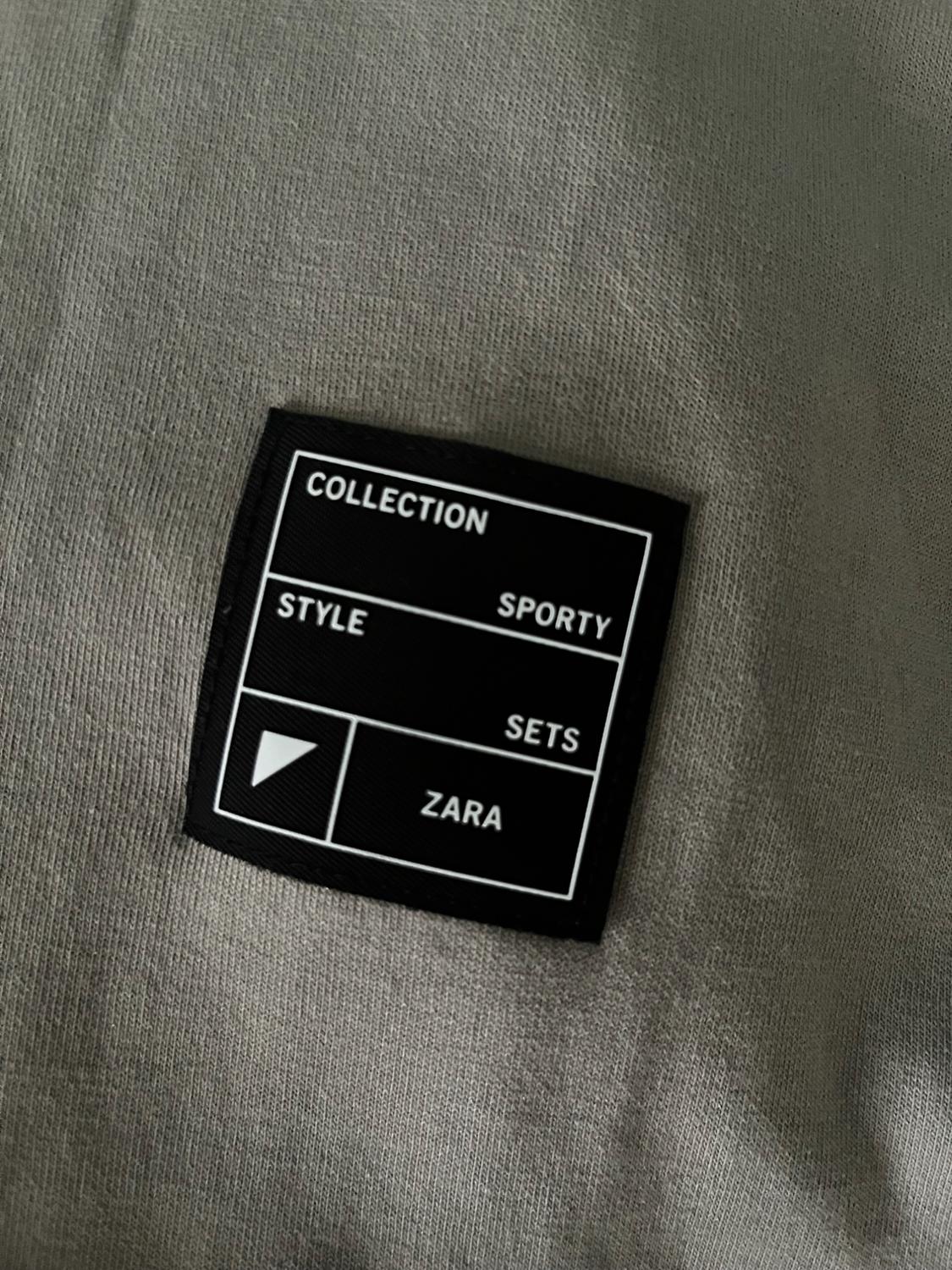 SPORTY HOODIE WITH LABEL - Image 3
