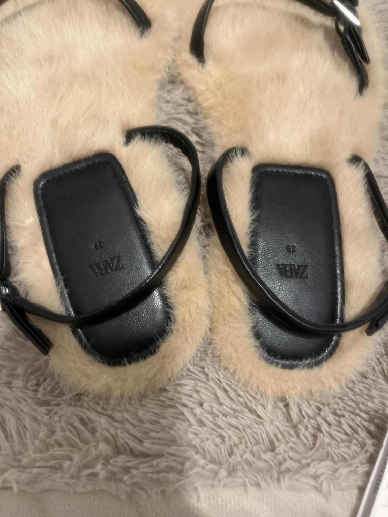 FLAT FURRY SANDALS