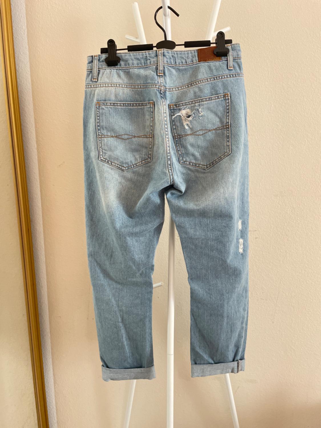 RIPPED JEANS. - Image 2