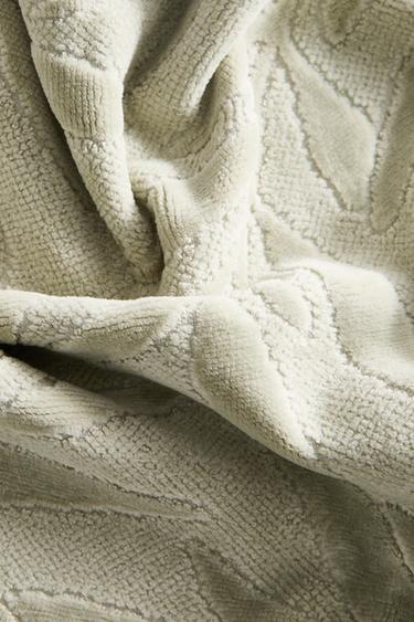 JACQUARD LEAF BATH TOWEL - Green by Zara - Image 4