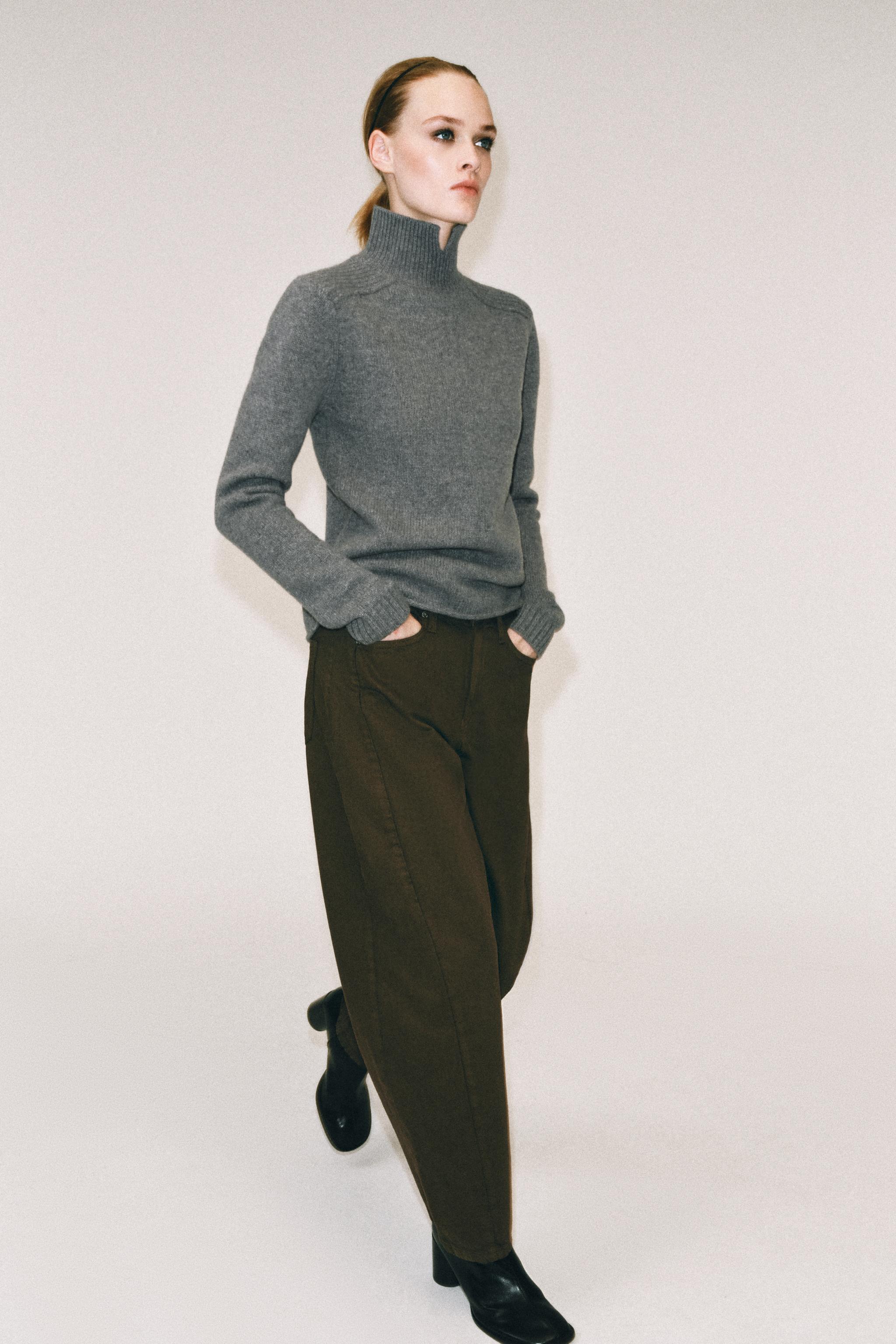 100% WOOL HIGH-NECK SWEATER