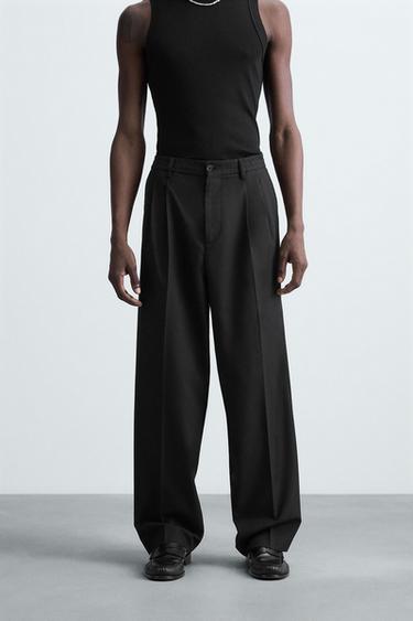 FLOWING WIDE-LEG PLEATED TROUSERS - Black by Zara