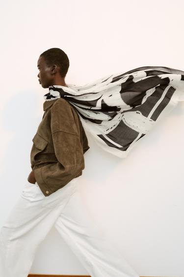 منديل مطبع بنقشة زهور من مزيج المودال - أسود الخاص بـ Zara - صورة 0