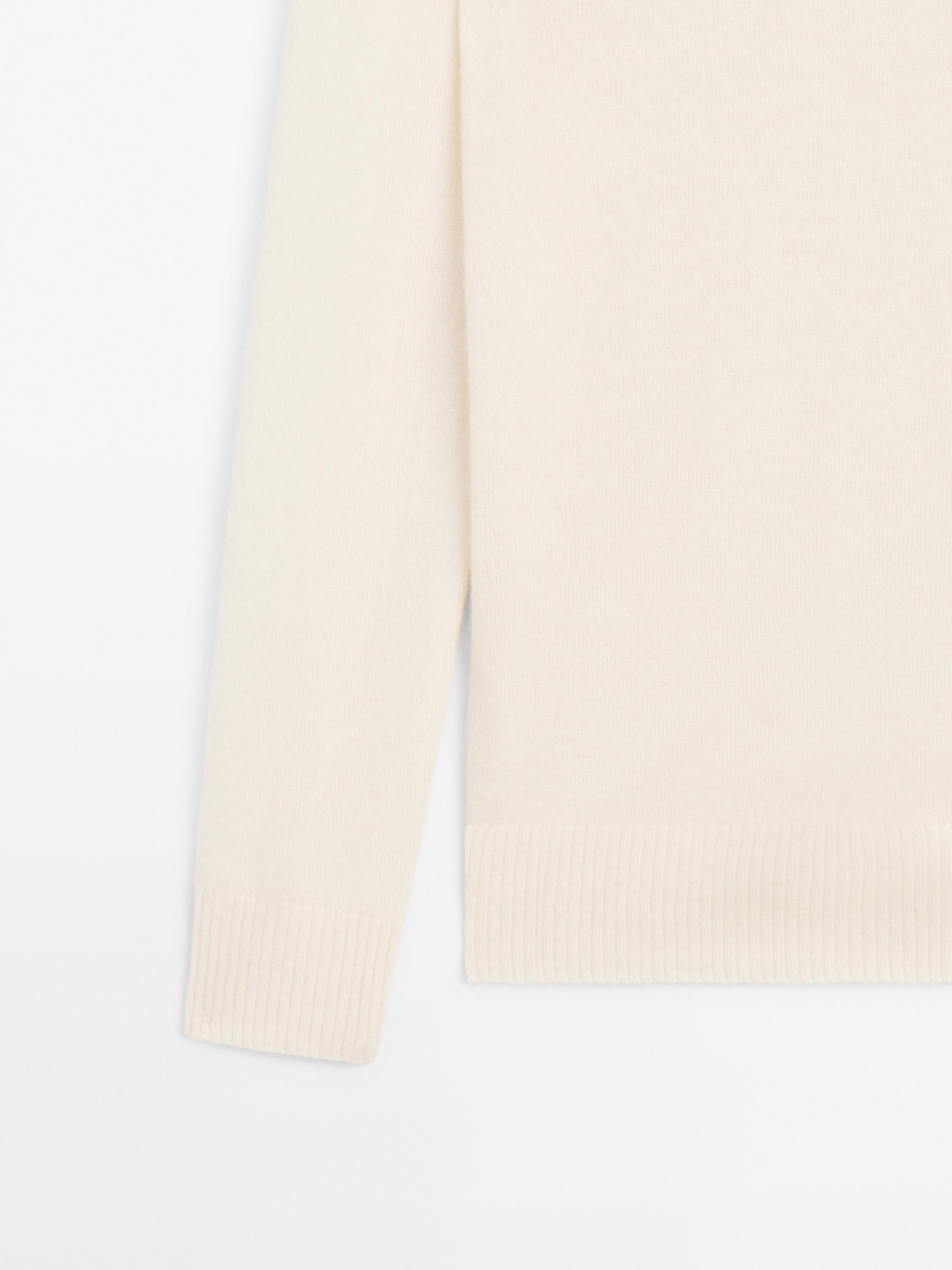 Knit 100% cashmere V-neck sweater