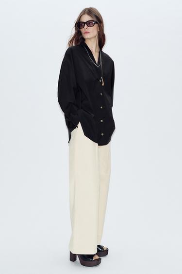 CAMISA POPELÍN ESCOTE PICO - Negro de Zara