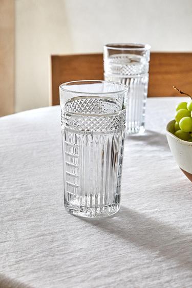 GLASS SOFT DRINK TUMBLER WITH RAISED DESIGN -  by Zara