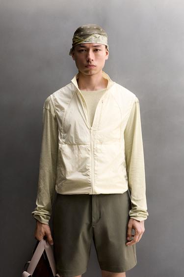 GILET TECHNIQUE LÉGER - Blanc ivoire de Zara