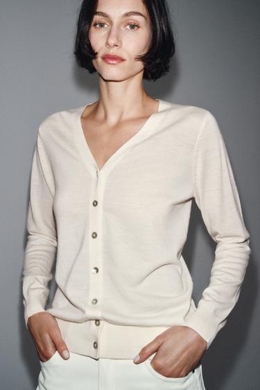 100% WOOL V-NECK CARDIGAN - Ecru by Zara