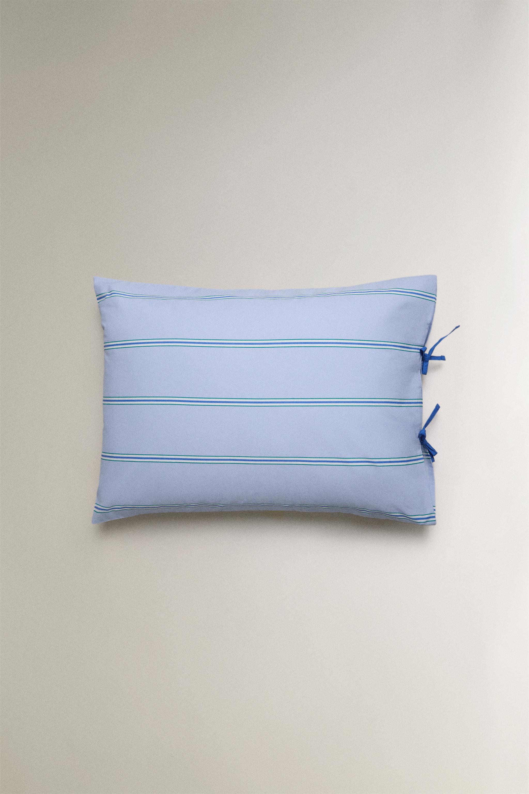 KIDS' STRIPED PILLOWCASE