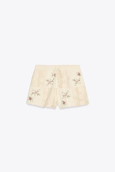 SHORT COM BORDADOS DE FLORES E CROCHÊ - Cru-médio da Zara
