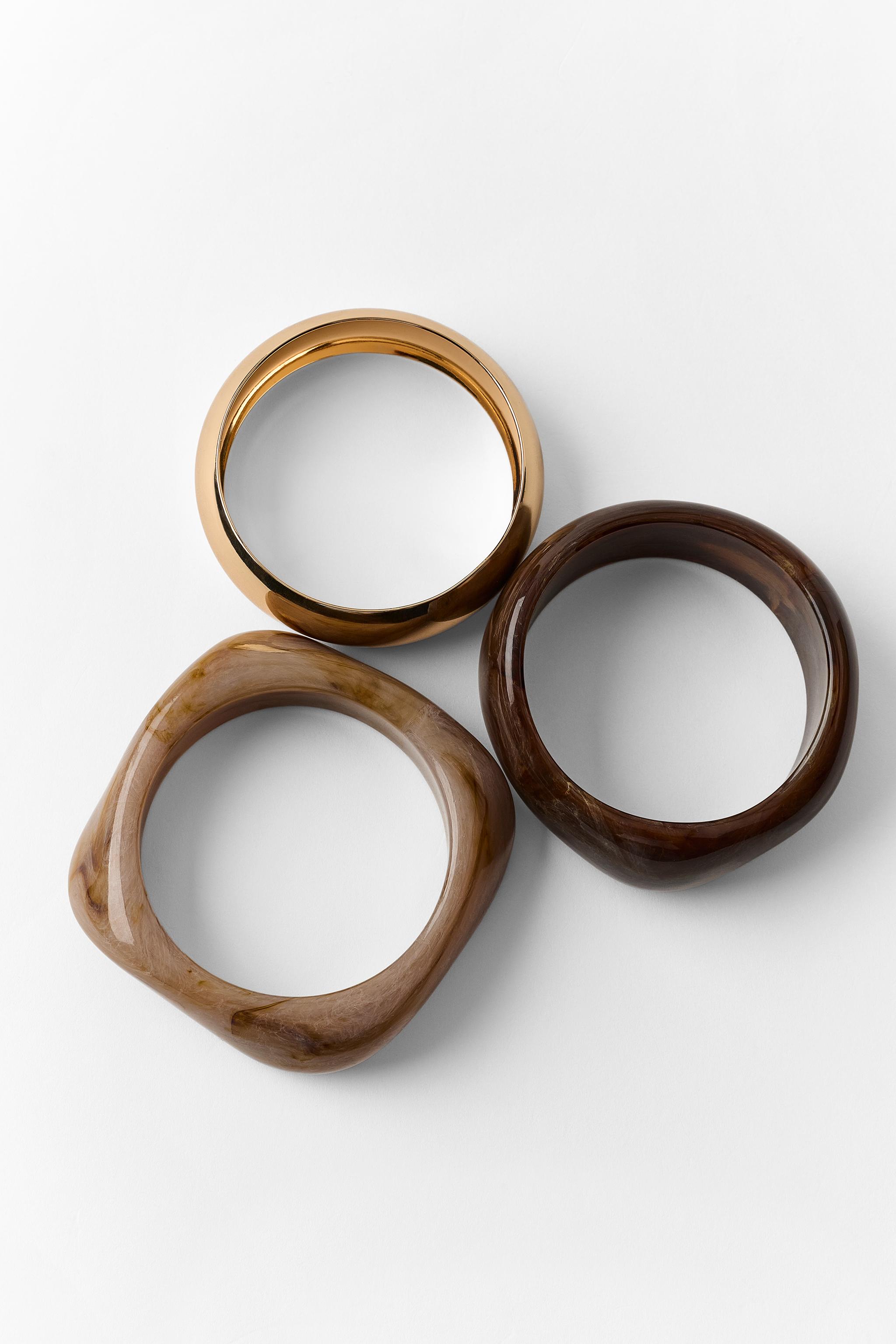 SET OF 3 MIXED BANGLE BRACELETS — Brown