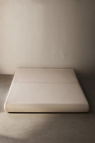BASE DE MATELAS REMBOURRÉE - Beige clair de Zara - Image 3