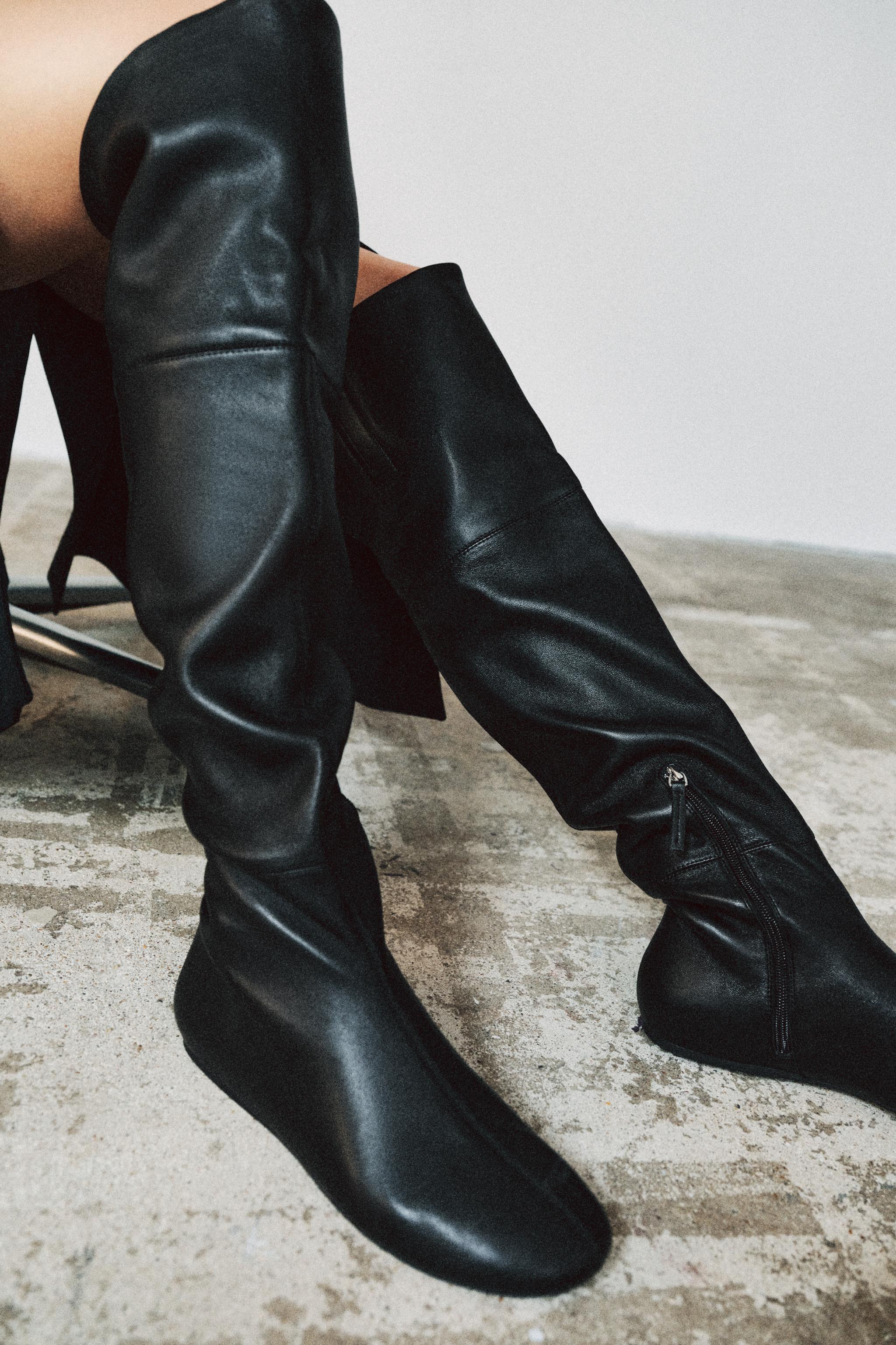 LIMITED EDITION SOFT LEATHER FLAT BOOTS