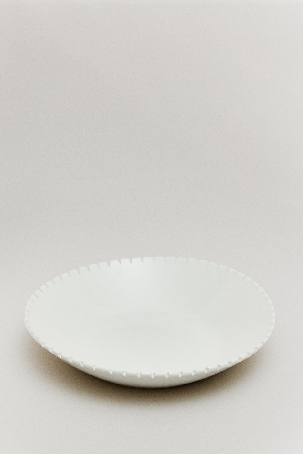 THE DENTATA PASTA PLATE — White