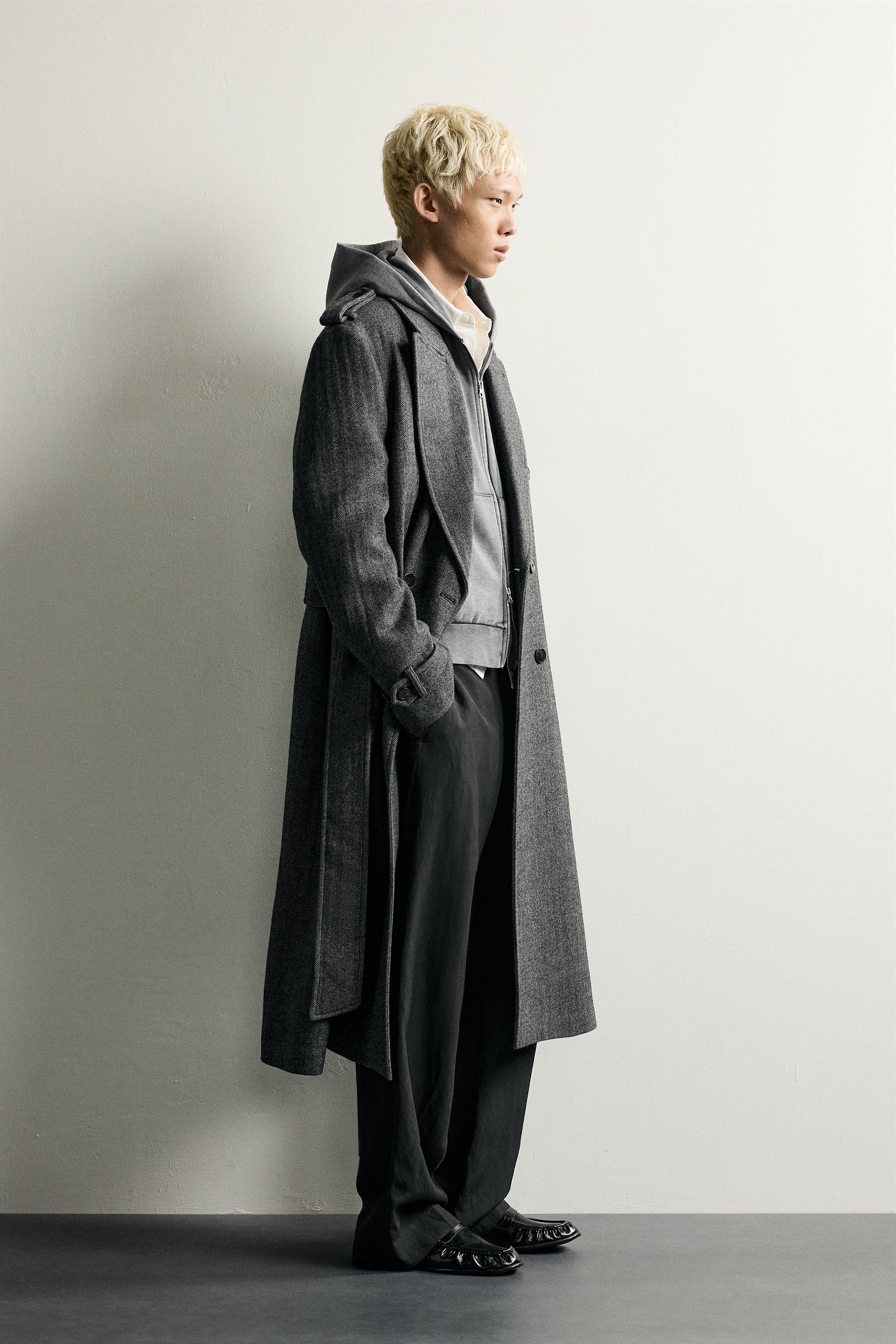 DOUBLE-BREASTED WOOL COAT WITH BELT
