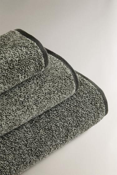 MELANGE-EFFECT BATH TOWEL - Dark green by Zara - Image 1