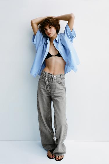JEANS TRF WIDE LEG بخصر متداخل وخصر عالٍ - رمادي فاتح by Zara