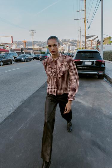 BLUSA VOLANTES CUADRO VICHY - Burgundy de Zara