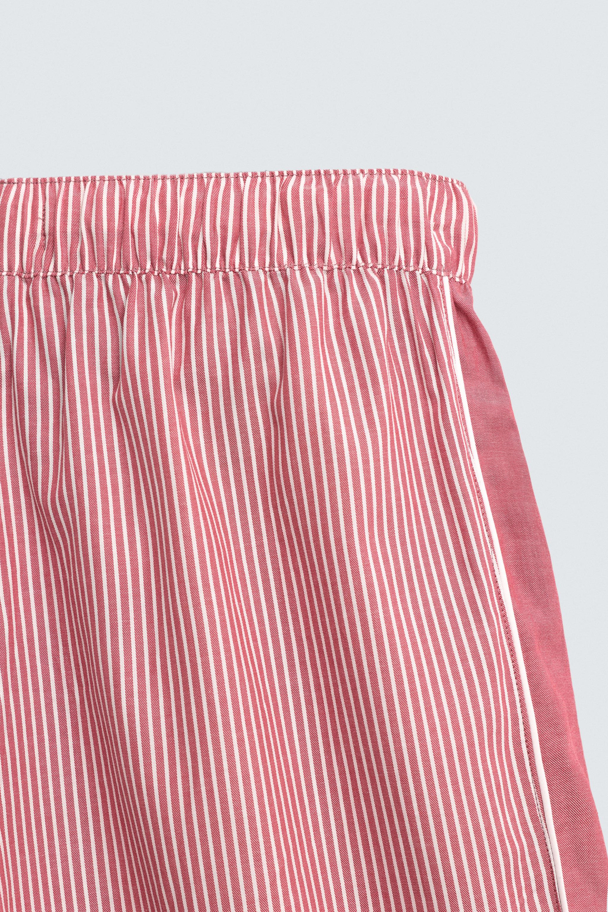 PANTALON À RAYURES ET BANDE EN CONTRASTE