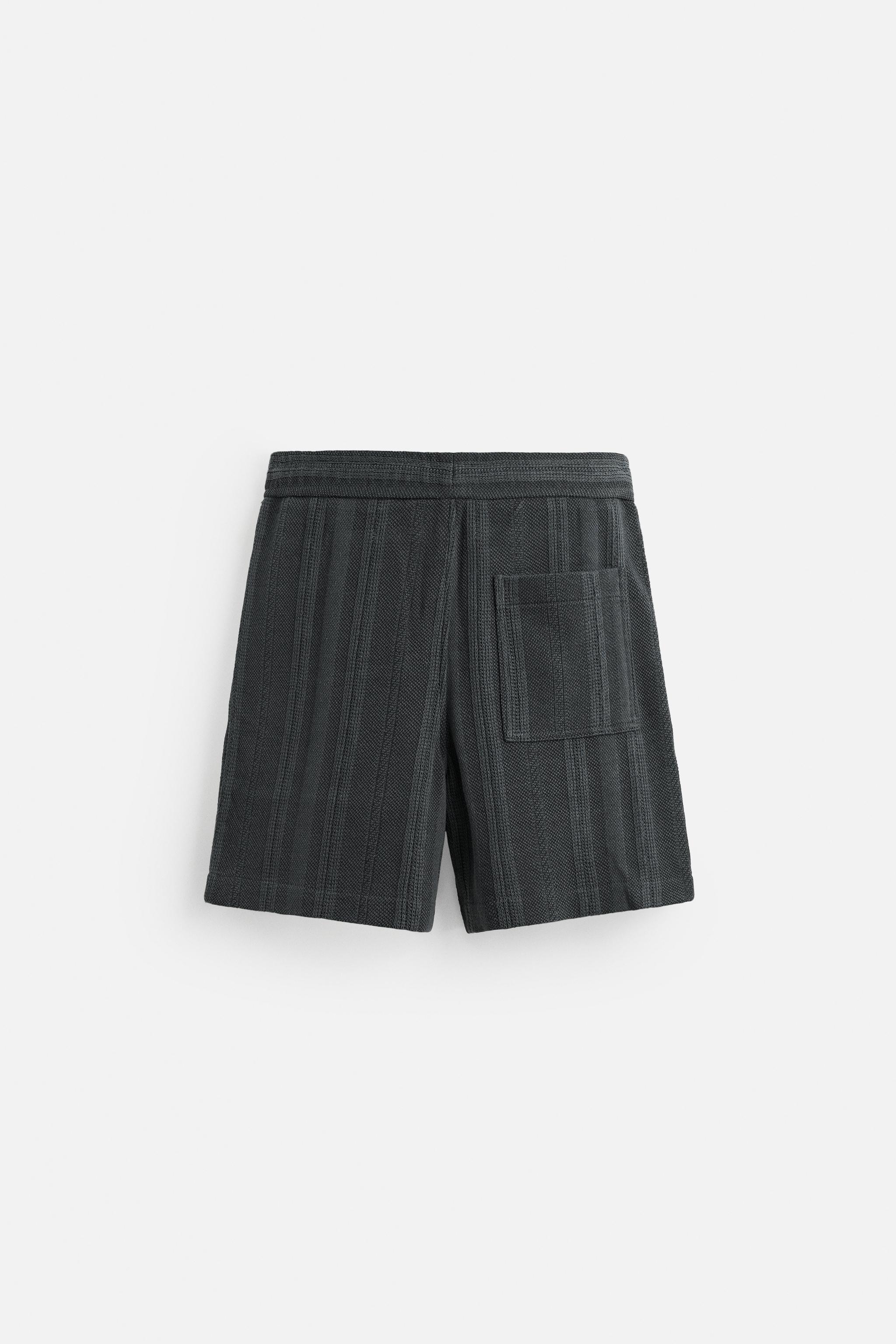 JACQUARD TEXTURED BERMUDA SHORTS