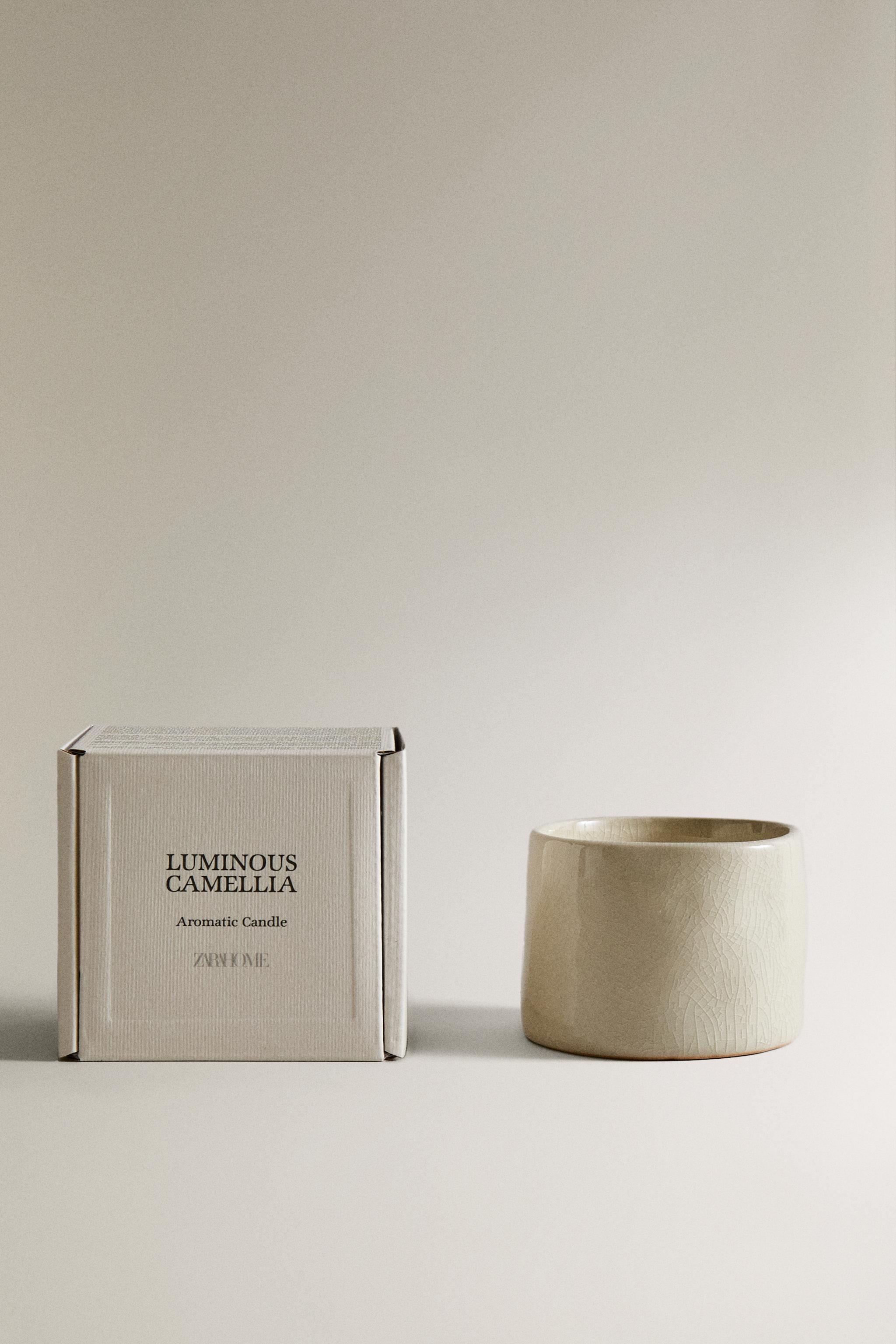 G) LUMINOUS CAMELLIA SCENTED CANDLE