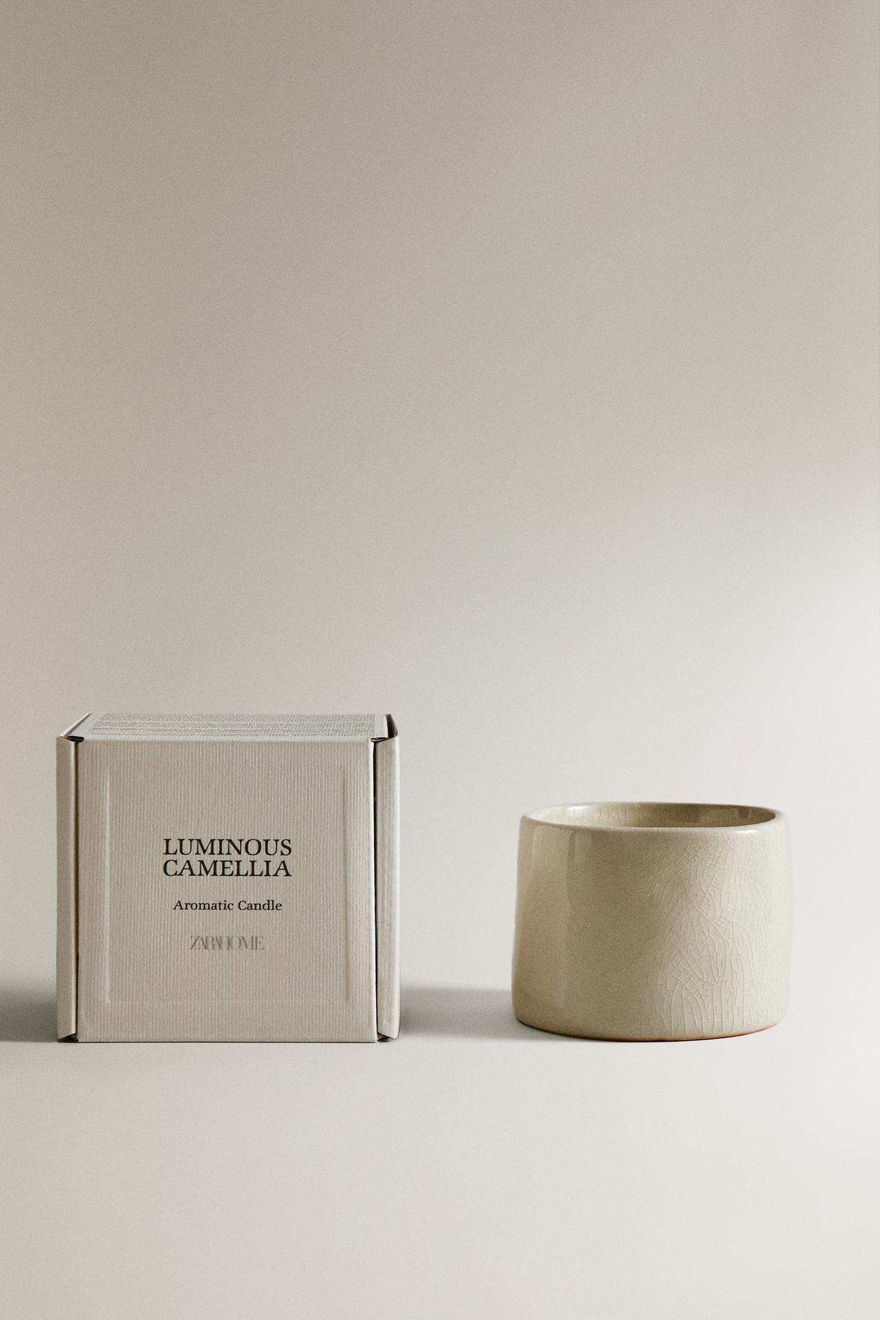 (150 G) LUMINOUS CAMELLIA SCENTED CANDLE — Light pink