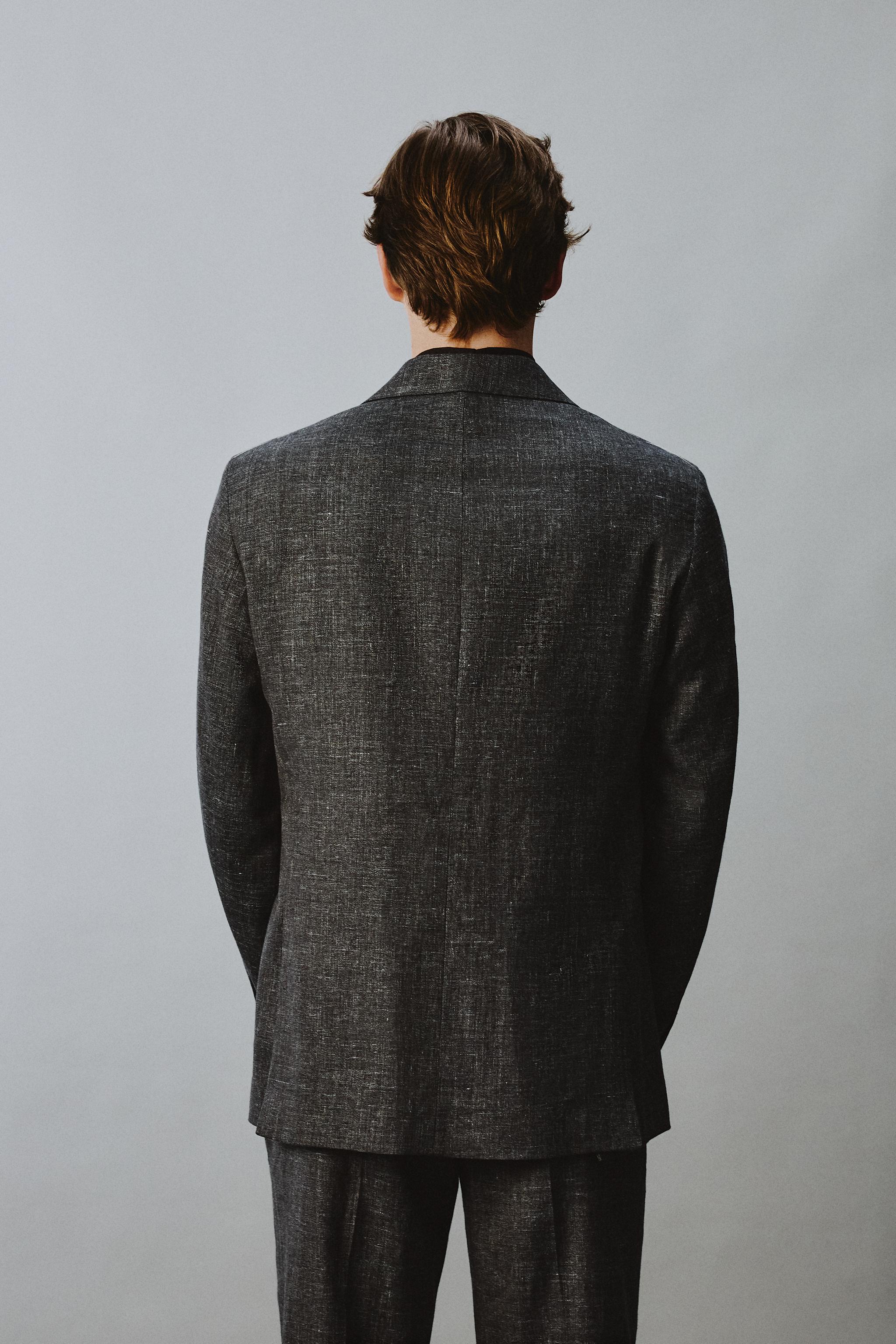 REGULAR FIT TEXTURED SUIT JACKET