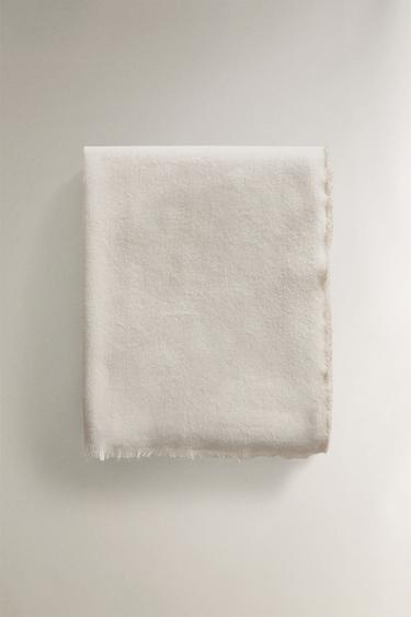 COUVERTURE LÉGÈRE À FRANGES - Écru de Zara - Image 3
