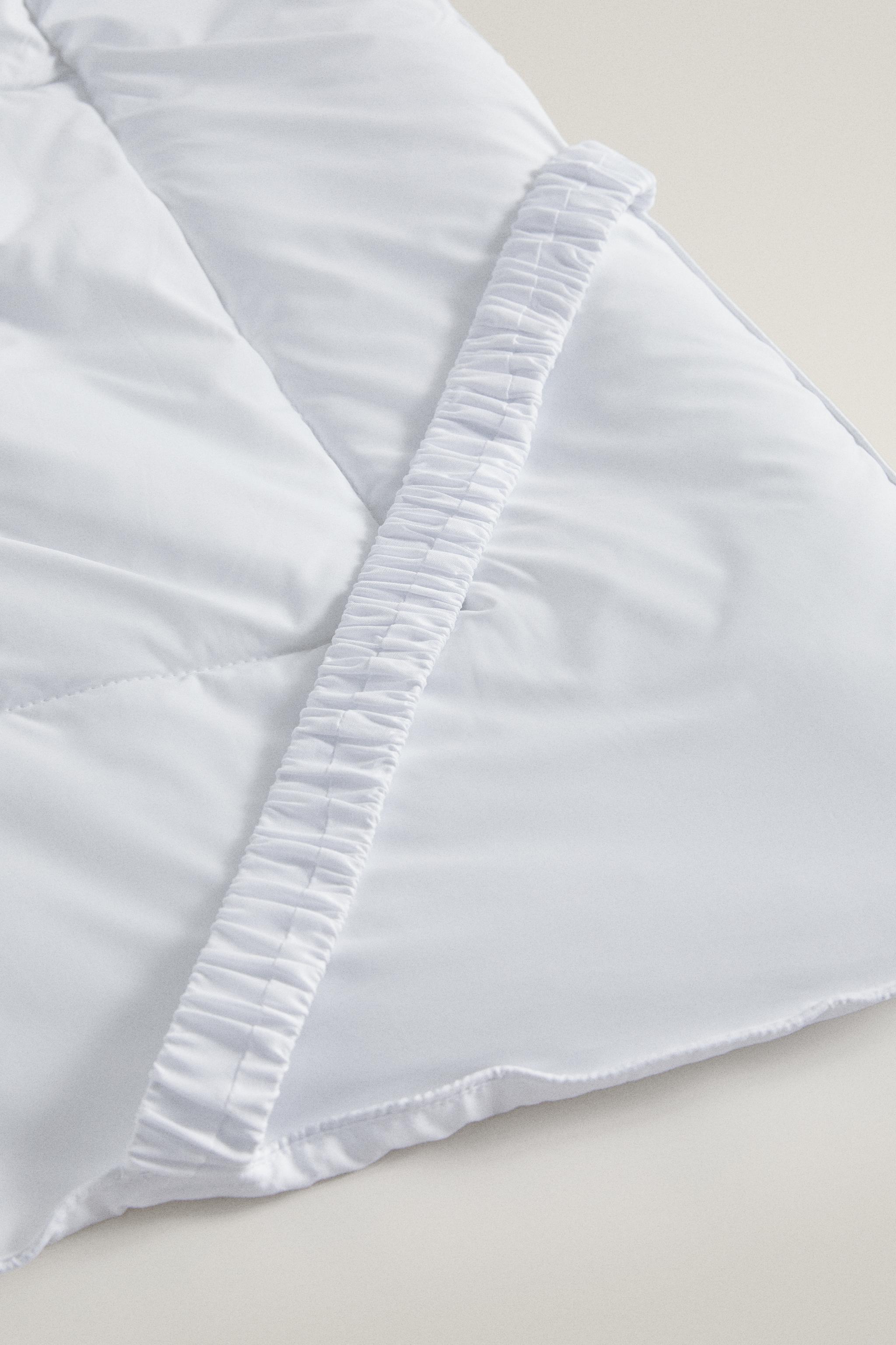COOLING MATTRESS TOPPER — White