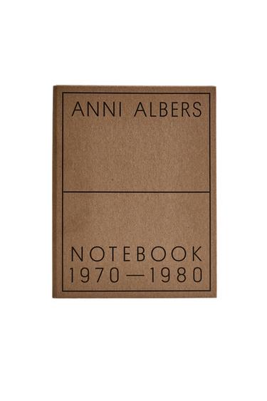 ANNI ALBERS NOTEBOOK 1970-1980 (ENGELSK) - råhvid fra Zara