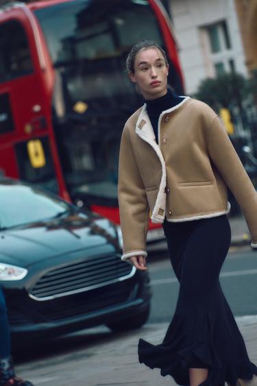 CHAQUETA DOBLE FAZ BOTÓN DORADO - Tostado de Zara