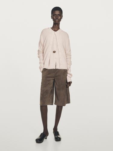 Cárdigan punto cuello redondo 100% cashmere - Beige de Zara