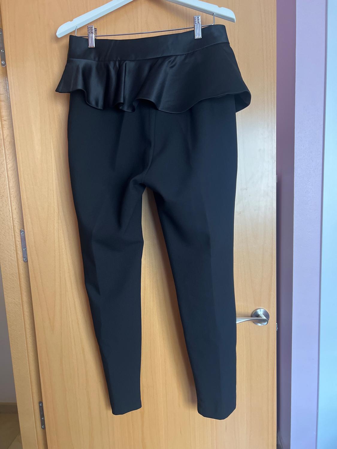 PANTALÓN VESTIR NEGRO CON CINTURÓN RASO BOTÓN PIEDRA - Image 9