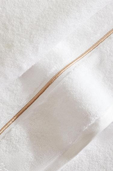 TOALHA DE BANHO COM BORDA BORDADA - Bege da Zara