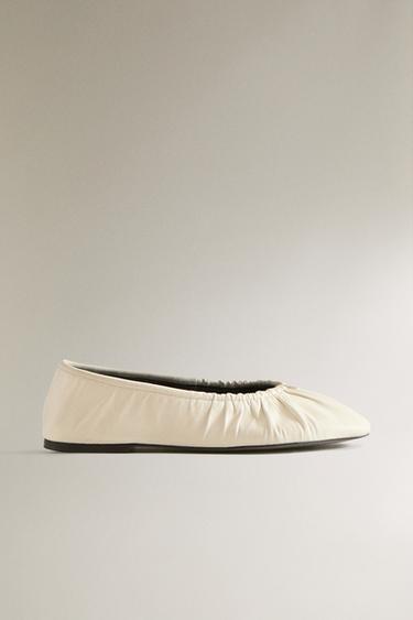 Zara GATHERED LEATHER BALLET FLATS - Beige - Image 0