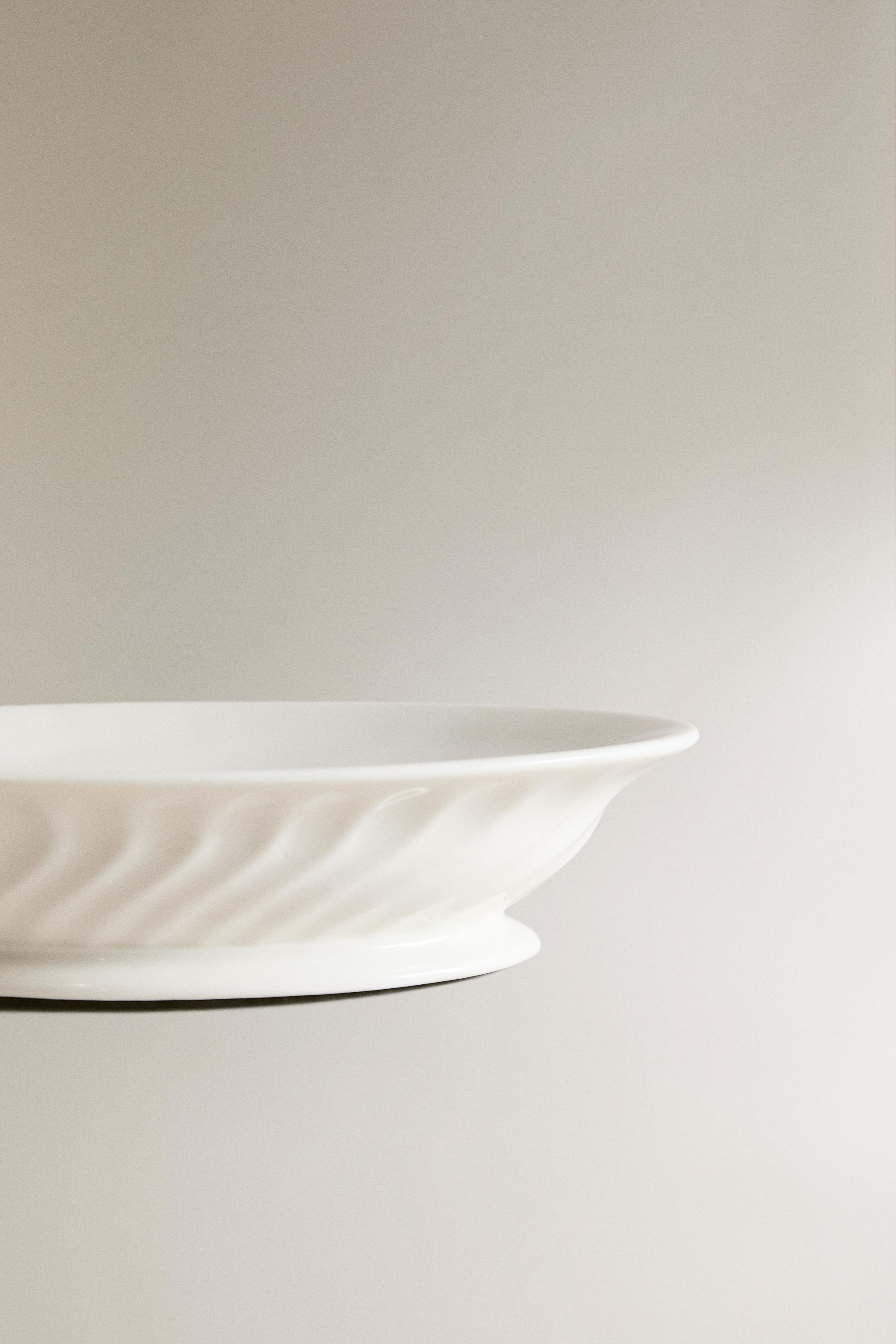 EMBOSSED CERAMIC SOAP DISH