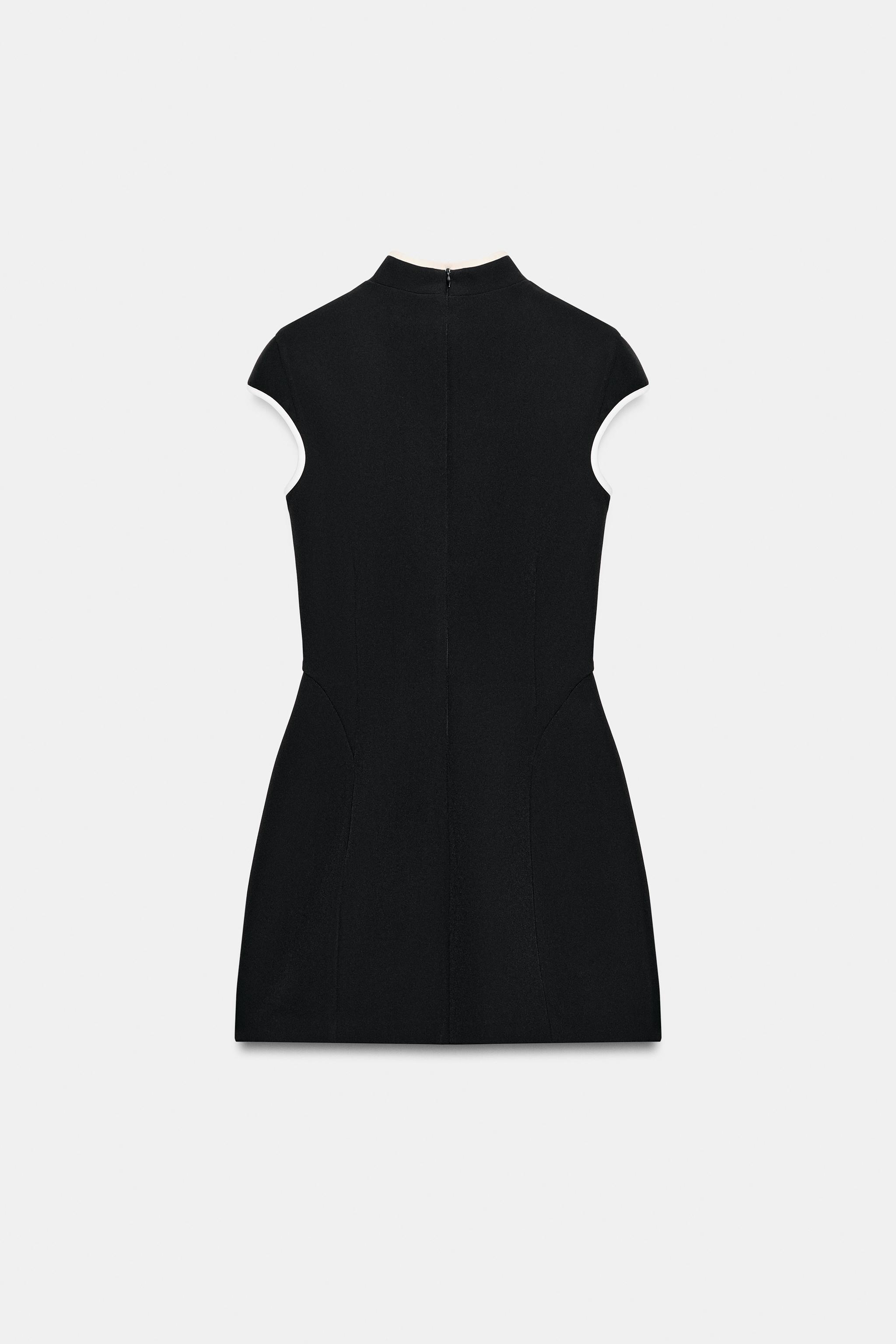 ROBE COURTE LISERÉS CONTRASTANTS